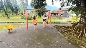 Бурджу Озберк и ее озорные развлечения