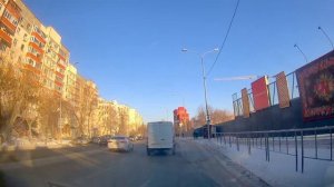 Дорога по Тюмени: от поликлиники "Нефтяник" на Киевскую на машине