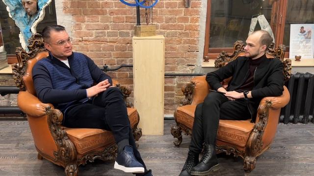 Галерея «Арт-Феникс»: как страсть к искусству привела Артема Богача к созданию галереи смотреть онлайн