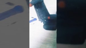 Не очень аккуратный як-40 из пластилина, и прикольный робот тоже из пластилина.