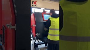 🧍🚶🏻Студенты-практиканты песочат в камере