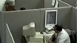 Сотрудник ломает компьютер ПРИКОЛ!