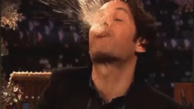 ШКОЛЯРЫ ЛУТАЮЩИЕ ПОМОЙКИ смотреть онлайн