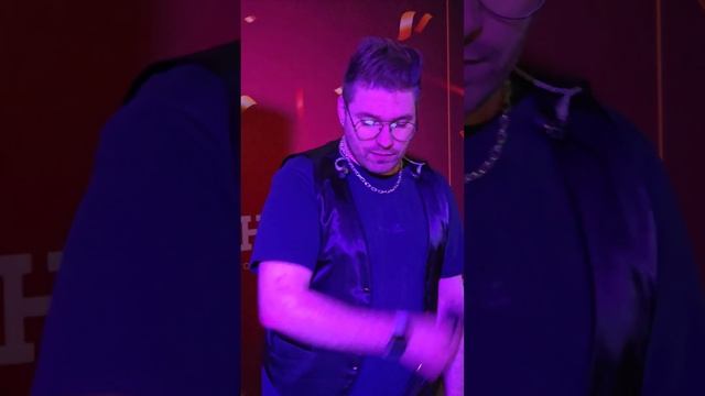 Артур Якушев .