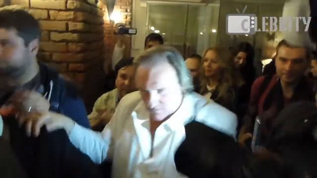 Жерар Депардье зарычал на премьере в Москве, 02.09.2014 / Gérard Depardieu growls in Moscow смотреть онлайн