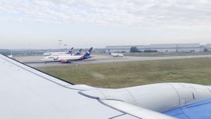 Посадка самолета в Москве