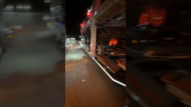 Все транспортные средства успешно погружены, направляемся в порт для дальнейшей отправки!