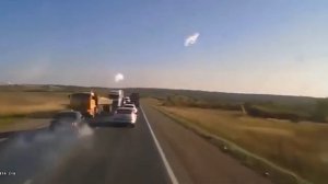 Топ придурки на дорогах, приколы на дороге 2020.