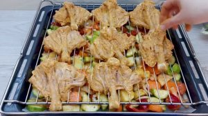 Куриные голени _бабочка_ с овощным гарниром. Готовить курицу таким образом - невероятно удобно!