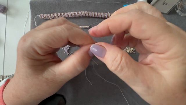 Аксессуары для очков. Милые цепочки из бисера. Бисерный жгут иглой.