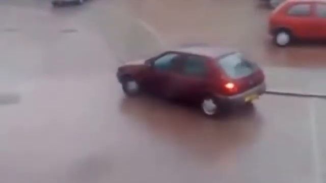 Суровый гололёд  АХАХ Видео ПРИКОЛЫ смотреть онлайн