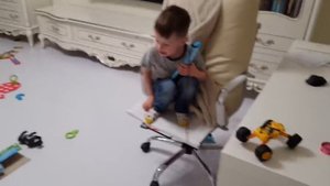 Непослушные детки сходят с ума, обижают собак / Мака в шоке