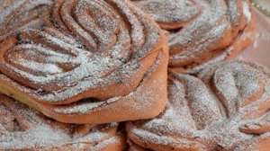 Розовые плюшки