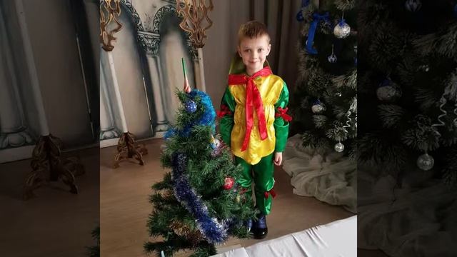 Анька танцует под Сяву, смотреть всем шок! смотреть онлайн