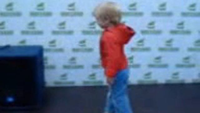 Ребенок танцует до упаду смотреть онлайн