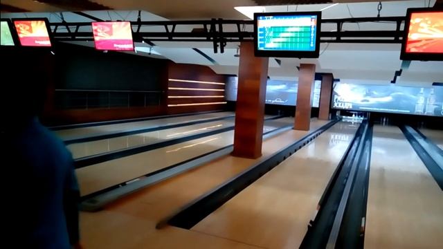 Поиграем в боулинг. смотреть онлайн