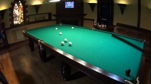 Прямой чужой через весь стол на оттяжке