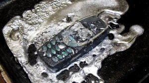 Нокиа 3310 vs Расплавленный свинец\\Nokia 3310 vs Molten lead