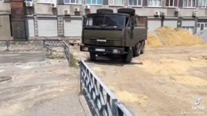 КТО ХОЧЕТ ПОРАБОТАТЬ???? Операция Ы Случай на стройке (Шурик)