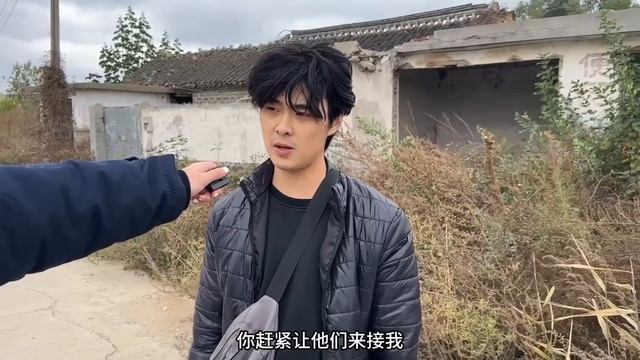 【爆笑合集】公司效益不好，冤种同事建议裁员，不料第二天同事“直接消失”！【李什么闯】 смотреть онлайн