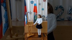 Полина Кириченко читает стихотворение Олега Пахомова «Спасибо деду за победу»
