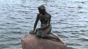 Памятник Русалочки в Копенгагене обезглавлен.