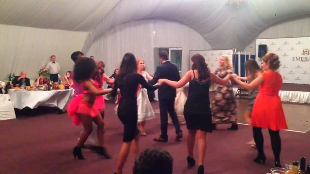 Кубинские танцоры на свадьбе смотреть онлайн