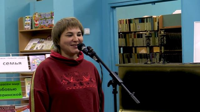 В Октябрьской библиотеке № 2 им.Н.Жернакова открылась выставка "Подорожники"