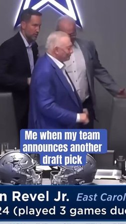 Jerry Jones does his little dancy-dance