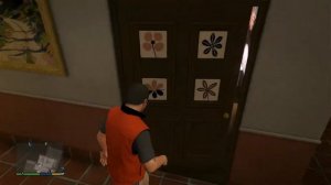 Трэйси пришла с очередной вечеринки и блюет в унитаз!