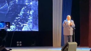 Стихотворение «Она несла ребёнка на груди...»