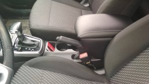 Подлокотник Киа Рио 4 - Kia Rio 4 2019 Kia Rio X-Line 2019 -Киа Рио Х ЛАЙН УСТАНОВКА
