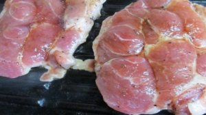 Гречневые фрикадельки с отбивными гриль