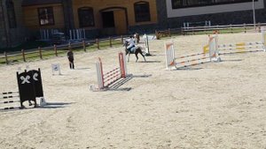 Соревнование по конкуру в КСК Пегас, Апрелий/Валерия