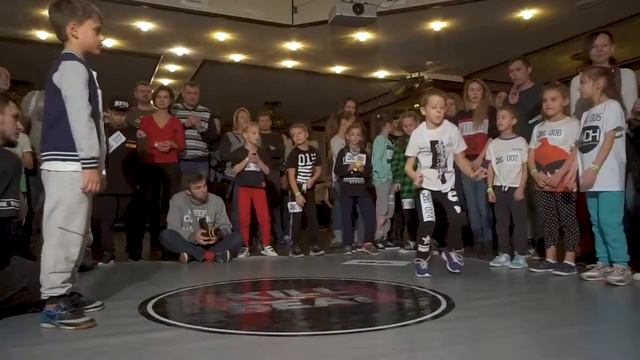 ЛЕОНИД VS МАКС | 1/8 HIP HOP BABY | KILL THE BEAT 7 смотреть онлайн