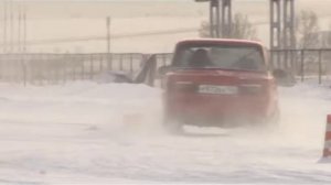 Приемы контраварийного вождения: Упражнение "Змейка на скорости"