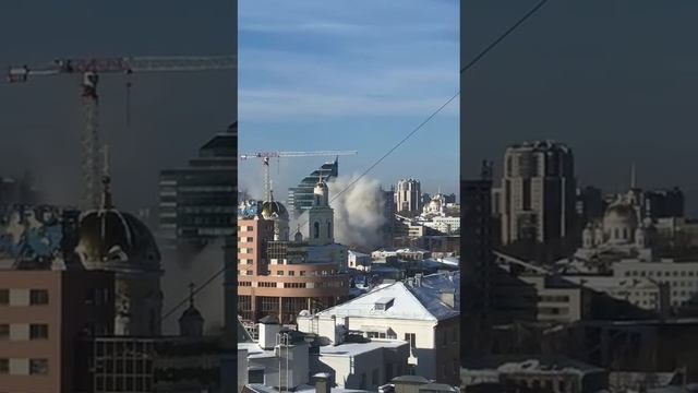 В Екатеринбурге снесли теле башню.  Снято В.Спурновым.телебашнясносекатеринбург