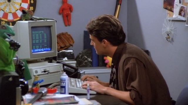 Сериал Друзья. 🍀Чендлер на работе смотреть онлайн