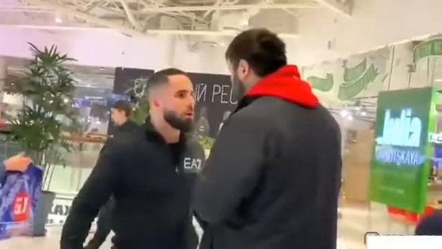 Пранк зашел слишком далеко и закончился дракой смотреть онлайн