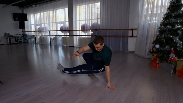 Breakdance footwork basics 4 step tutorial/База футворка: 4 шага смотреть онлайн