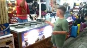Шутник и приколист🤭Продавец мороженого в Турции/Side