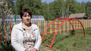 День за днем. Волонтеры "Башнефти" подарили семье Дербеневых детскую площадку