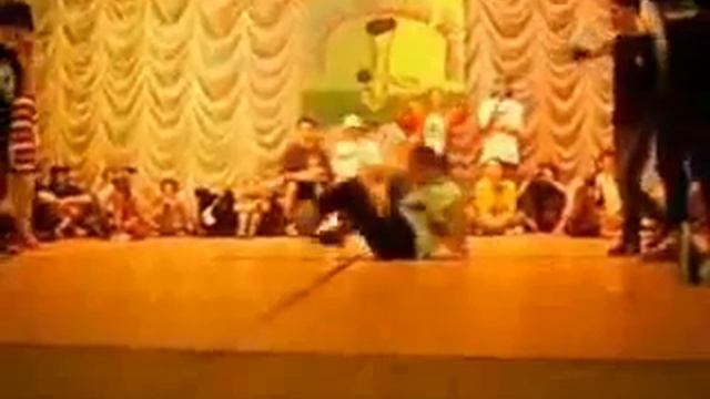 B boy Jeka from Коноша 2007