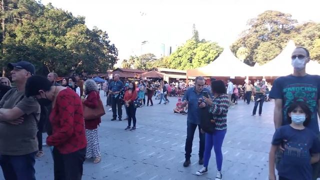 Música tradicional brasileira no Revelando SP. 2 Традиционная бразильская музыка на Ревеландо СП.