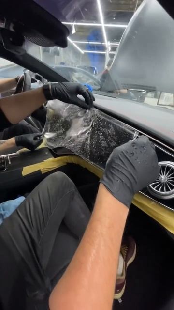 Защита глянца и экранов в салоне от царапин ❤️ #оклейкасалона #оклейкаавто смотреть онлайн