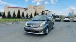 Toyota Isis, 2012 год