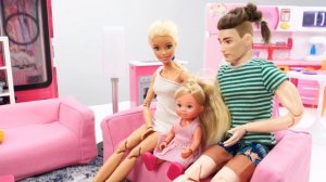 Барби увидела привидение? Смешные видео для девочек про Штеффи и Барби