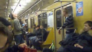 клоуны-в-метро.mp4