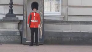 Упал английский часовой прикол