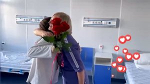 Mедицинские работники поздравили своего пациента с днем рождения!